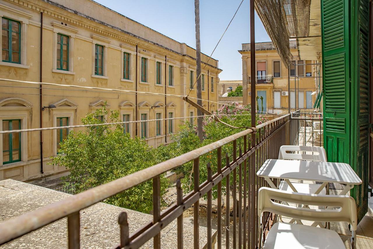 Cavour Apartments By Wonderful Italy Noto Eksteriør bilde